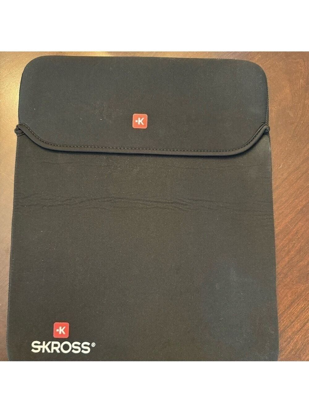 SKROSS Black Neoprene Laptop Protector. 11.5"L x14.25"H.  Fold over closure
